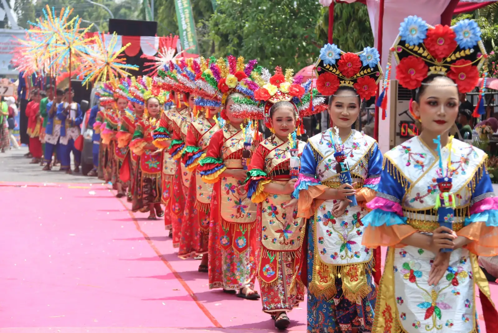 Karnaval HUT ke-80 RI di Blora Meriah, Ribuan Peserta Tampilkan Keragaman Budaya