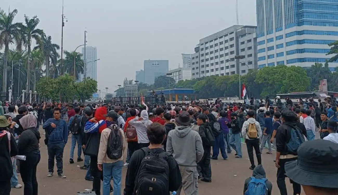 Aksi Demo 25 Agustus di Luar DPR Memanas, Anggota Dewan Tetap Gelar Rapat