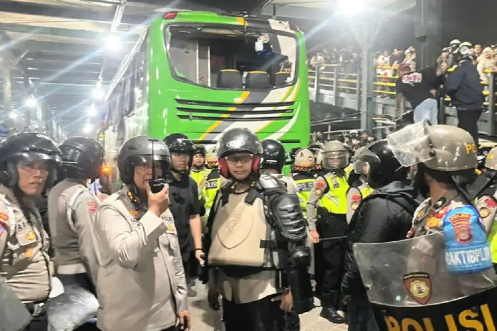 Bentrok Kelompok Suporter PSIM vs Persib, Ratusan Orang Dipulangkan Naik Bus