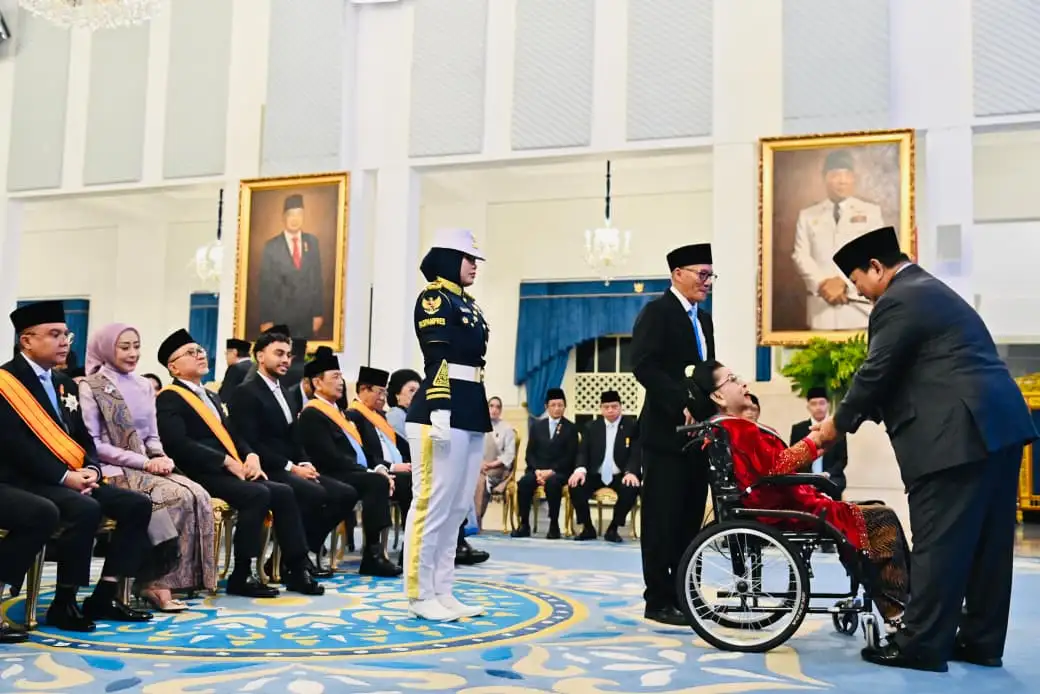 Waldjinah Dapat Anugerah Bintang Budaya Paramadharma dari Presiden Prabowo