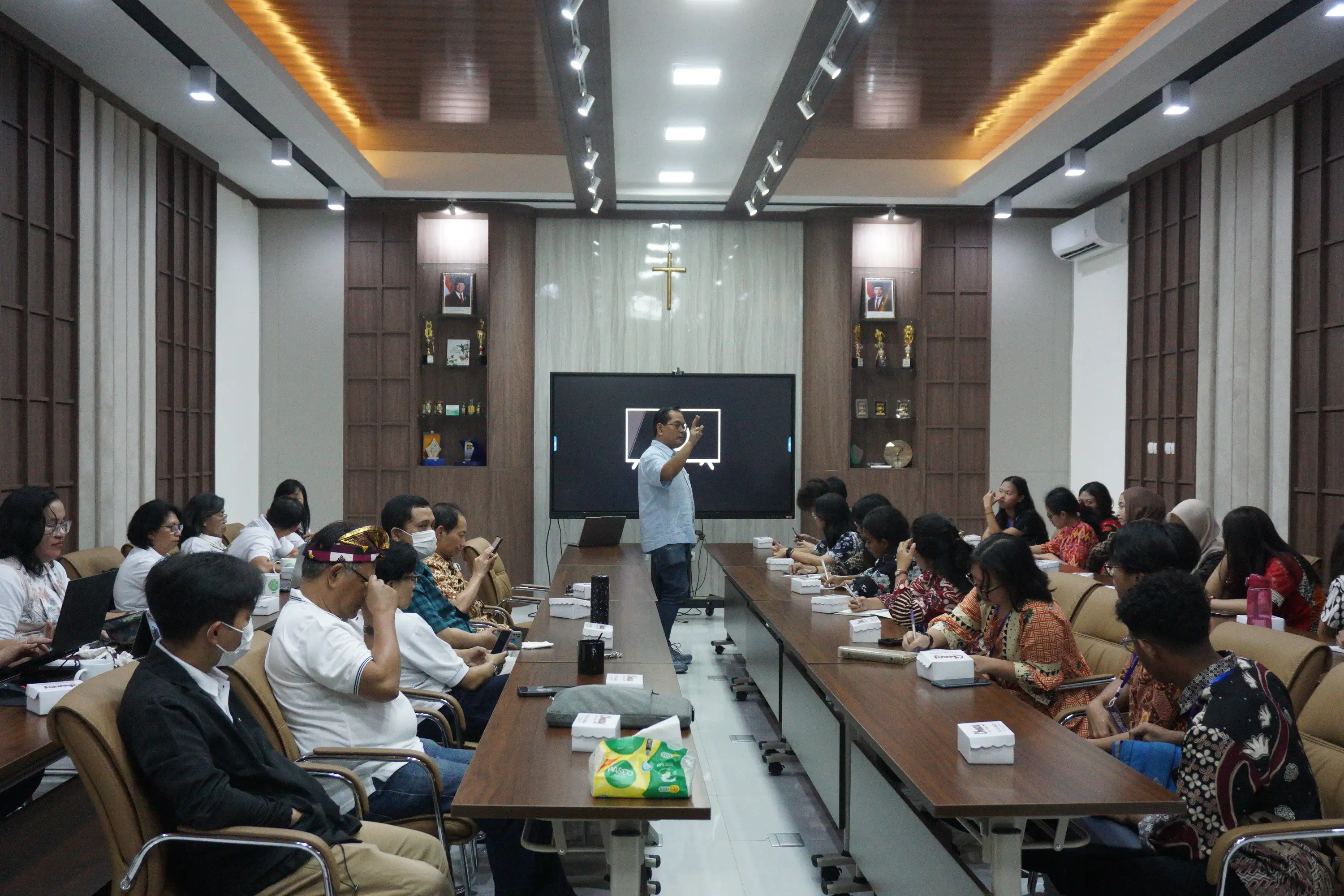 Faculty Day OMB 2025 UKSW, Rajut Kebersamaan Wujudkan Visi dan Mimpi Fakultas