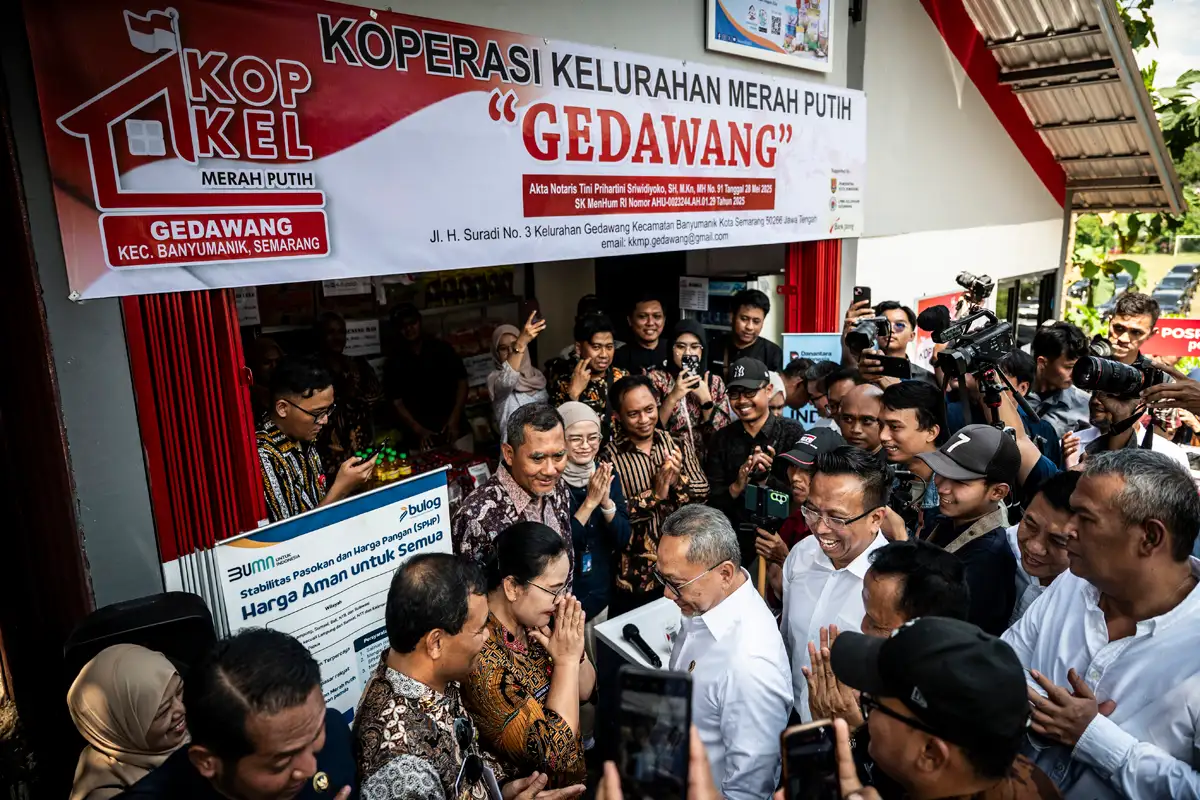 Menko Pangan Kunjungi Koperasi Merah Putih di Gedawang Semarang