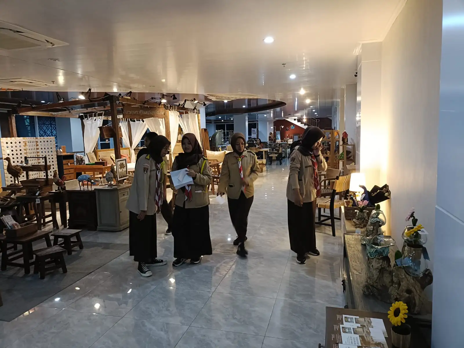 Seru, Puluhan Anggota Pramuka Meriahkan Night at Sri Kayu Challenge