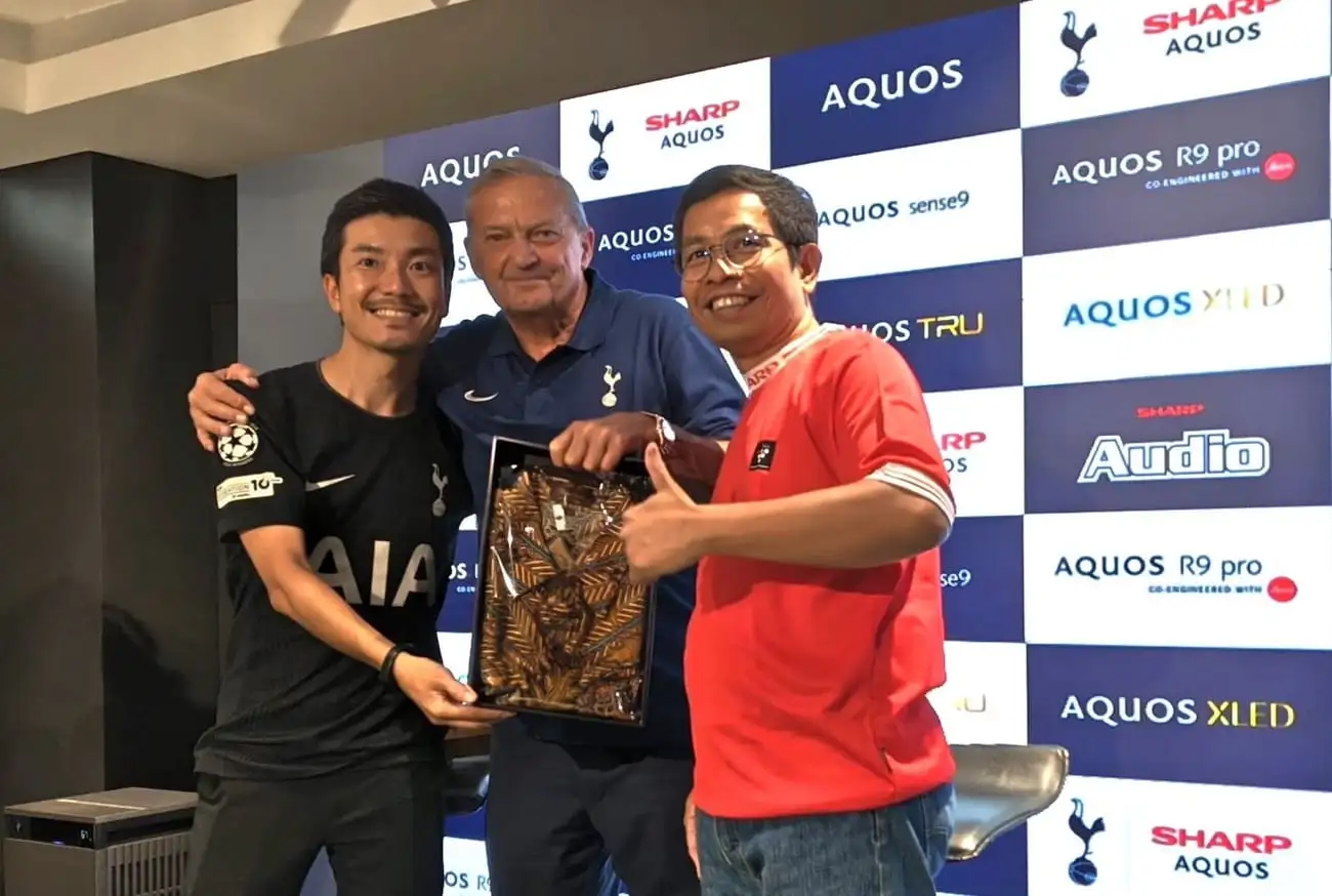 Sharp Gelar Nobar Premier League Bersama Gary Mabbutt, Club Ambassador Tottenham