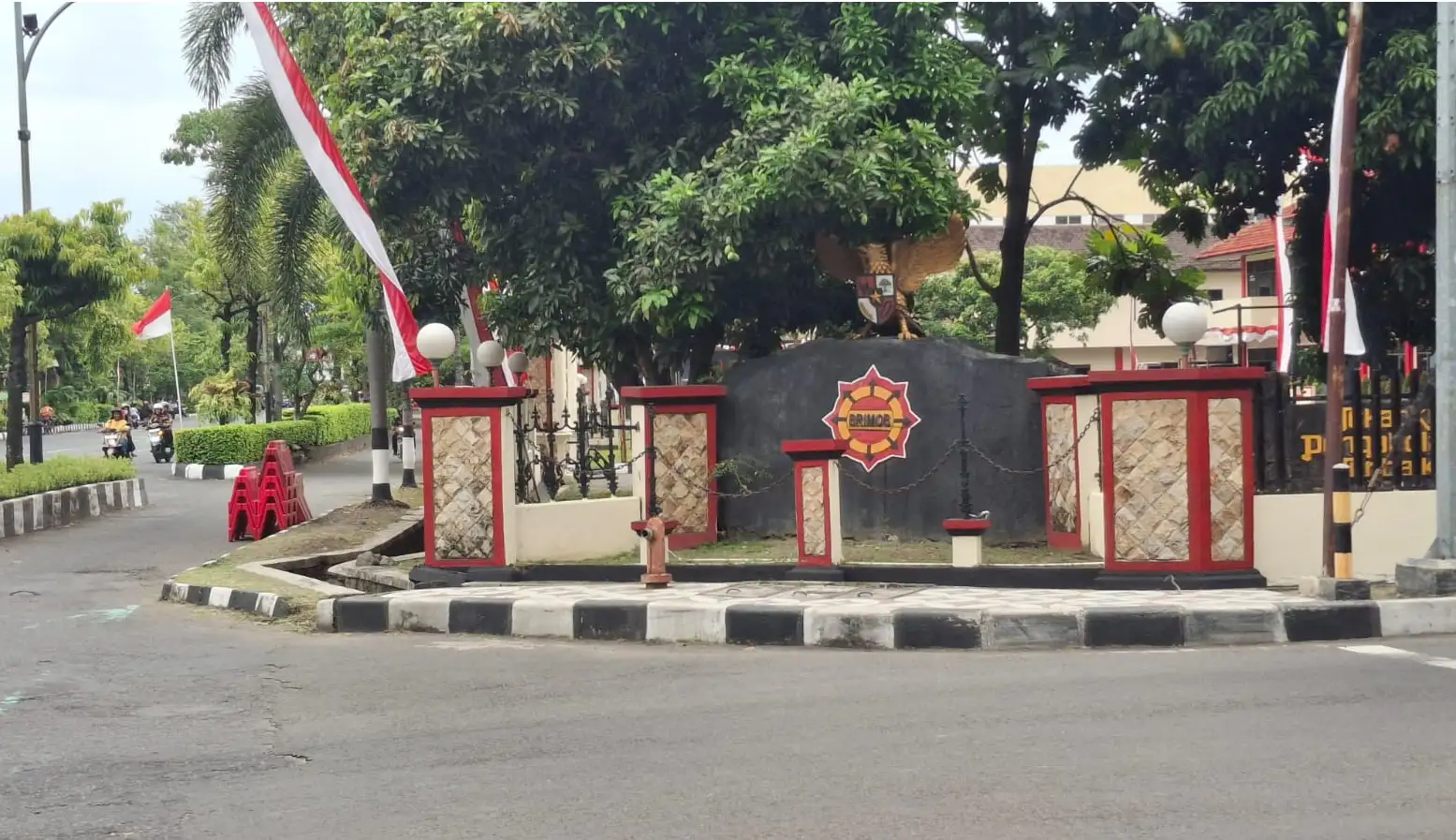 Kondisi Terkini Markas Brimob Manahan Solo Menjelang Demo Driver Ojol