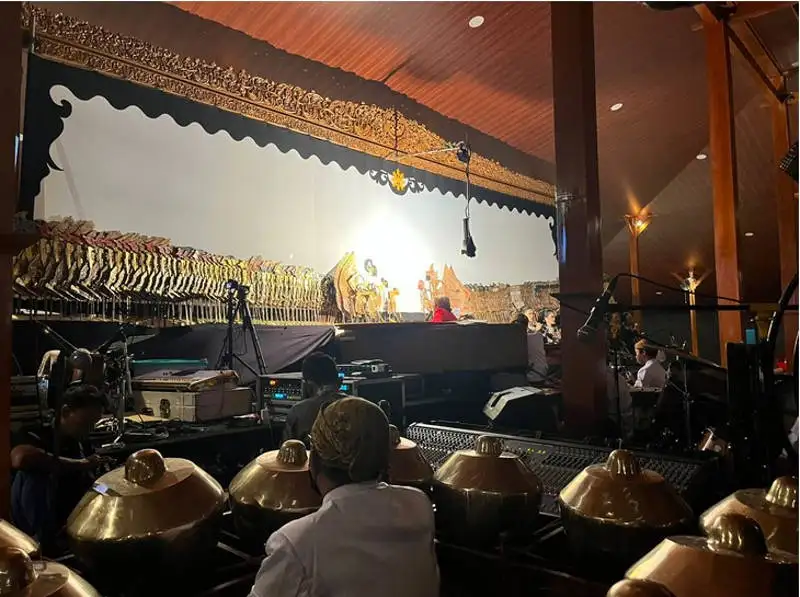 Pentas Wayang Kulit Meriahkan Ulang Tahun D’Lawu Bistro Karanganyar