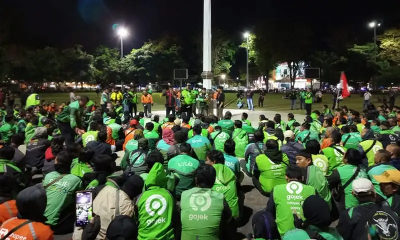 Pengemudi Ojol Salatiga Pilih Aksi Damai dengan Doa Bersama di Depan Mapolres