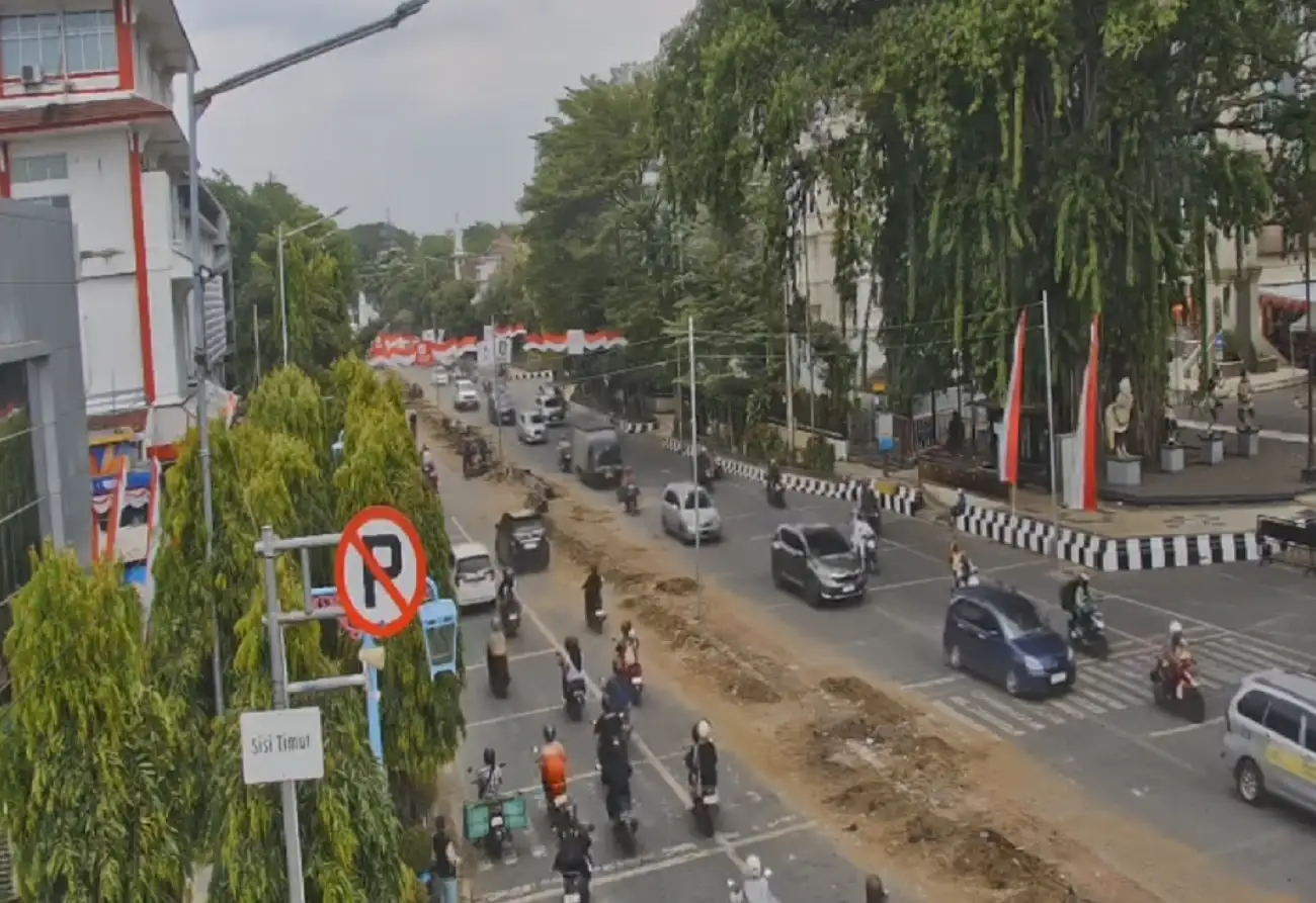 Mari Saling Menjaga, Warga Solo Kembali Beraktivitas Normal Pascaaksi Massa