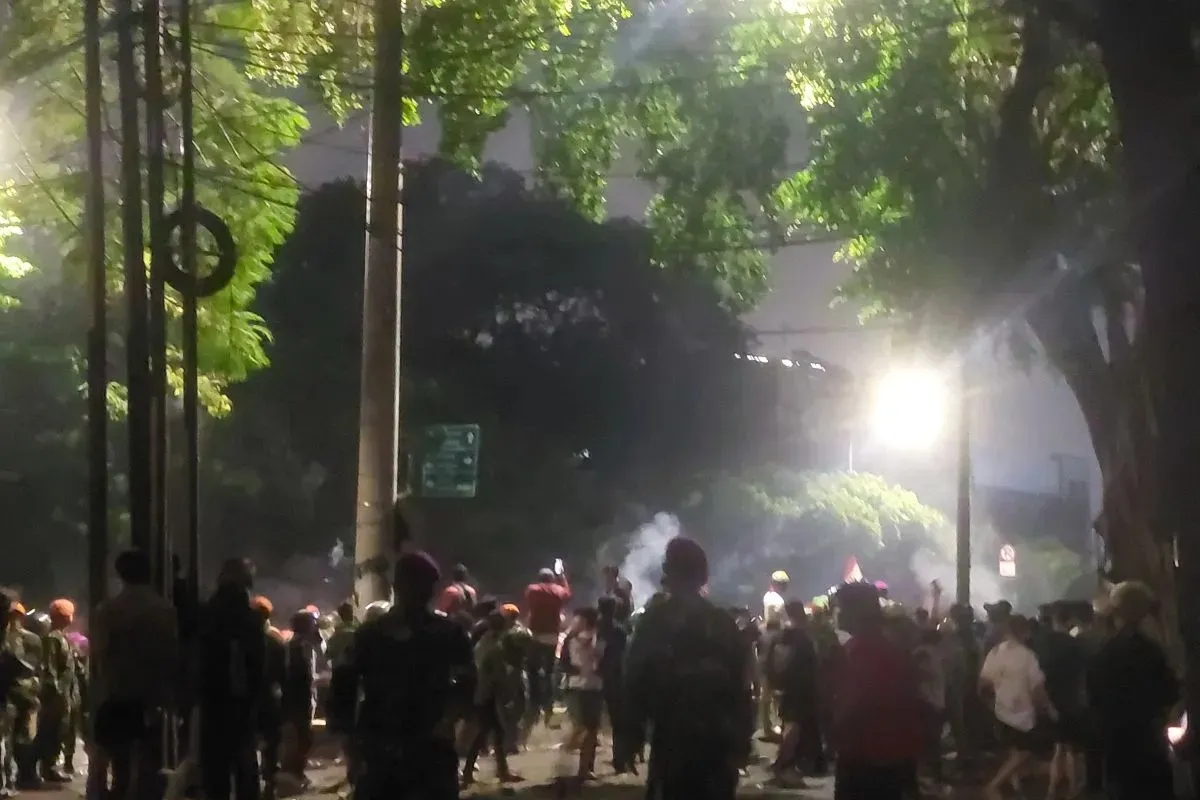 Bentrokan Massa Pecah Lagi di Depan Mako Brimob Kwitang Jakarta