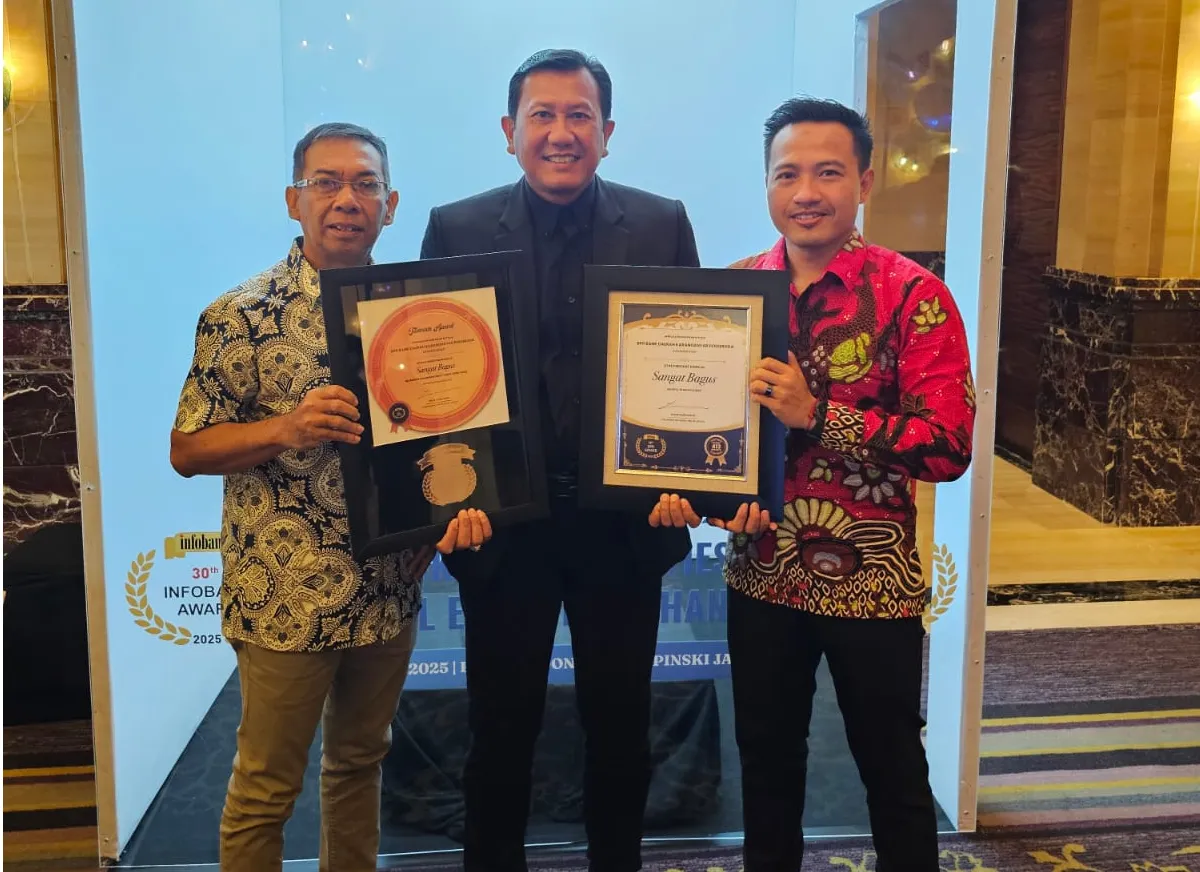 Bank Daerah Karanganyar Raih Titanium Award 2025 Berkinerja Sehat 15 Tahun