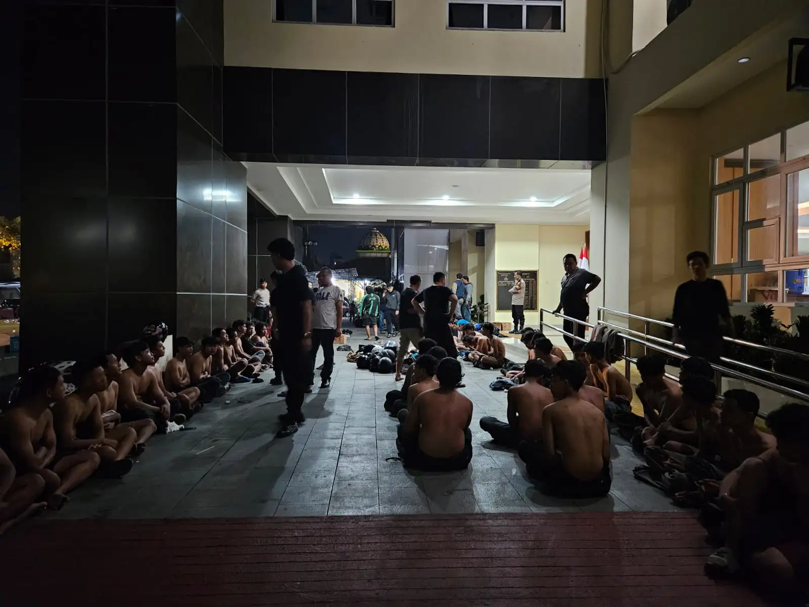 Diduga Lakukan Perusakan, 65 Orang Ditangkap Polisi di Kawasan DPRD Solo