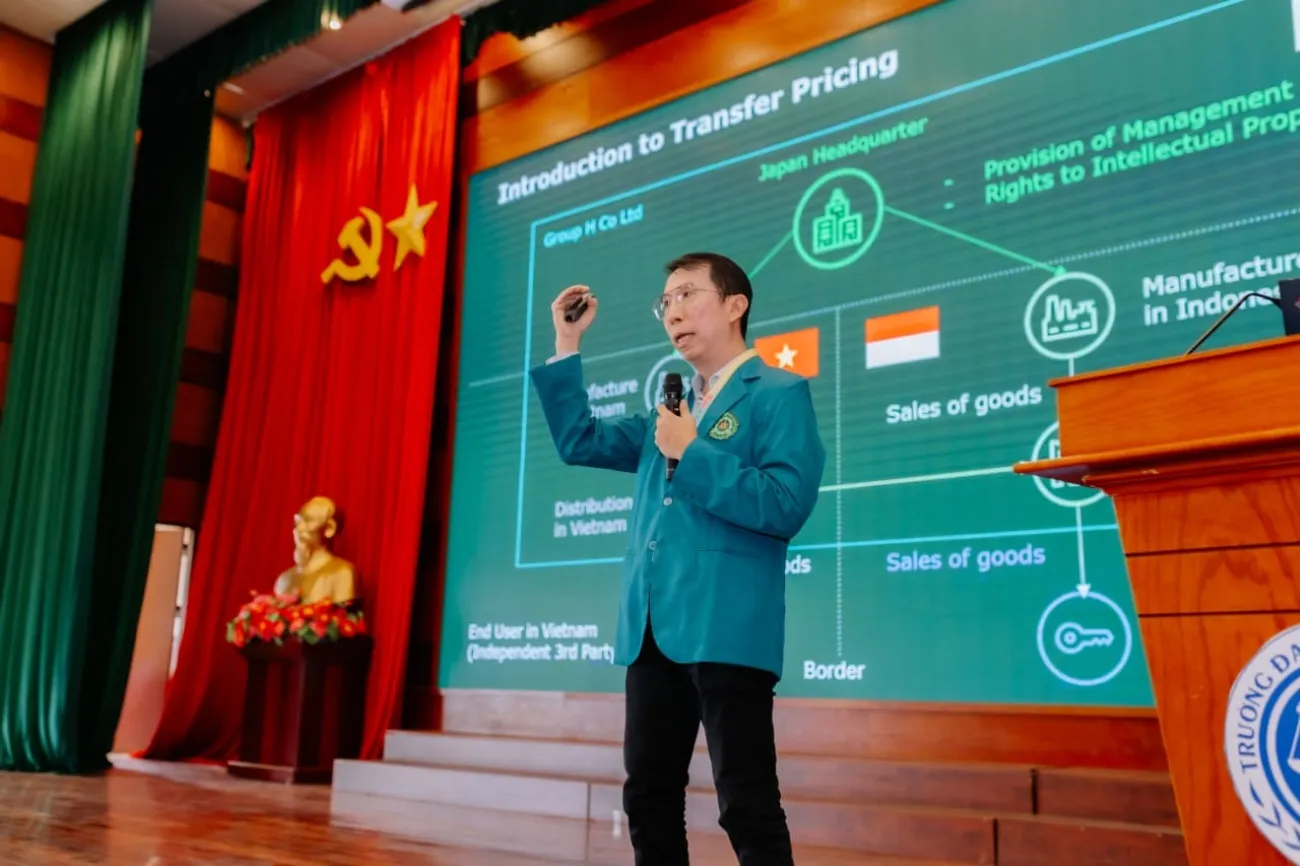 Mahasiswa FH Unwahas Jadi Pembicara di Seminar Internasional di Vietnam