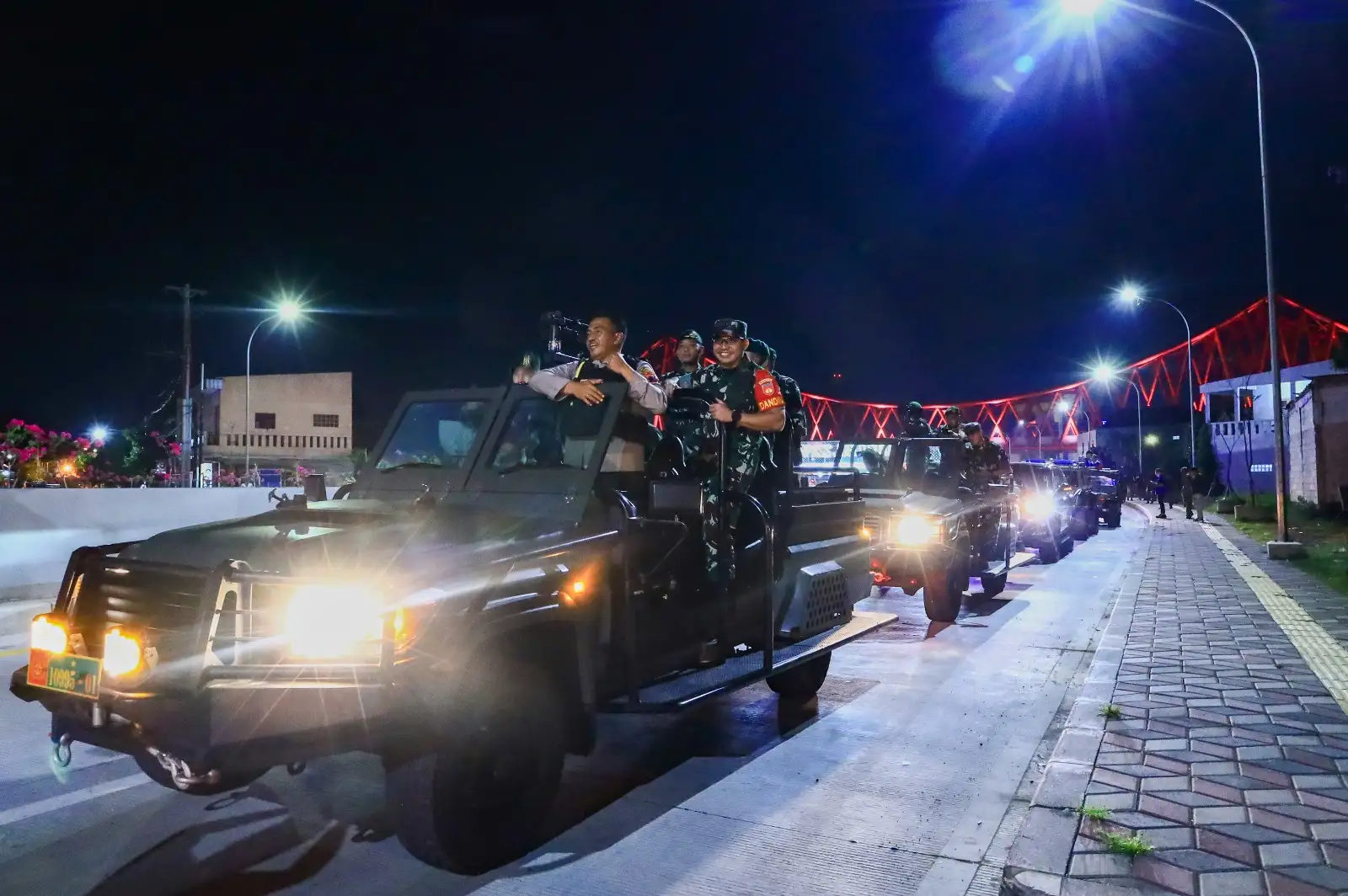 Patroli Skala Besar, TNI-Polri hingga Warga Keliling Kota Solo
