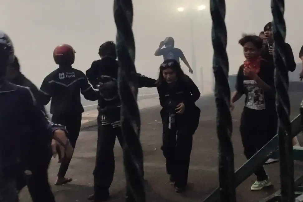 LBH Semarang Duga Ada Salah Tangkap & Kekerasan Polisi saat Demo di Jl Pahlawan