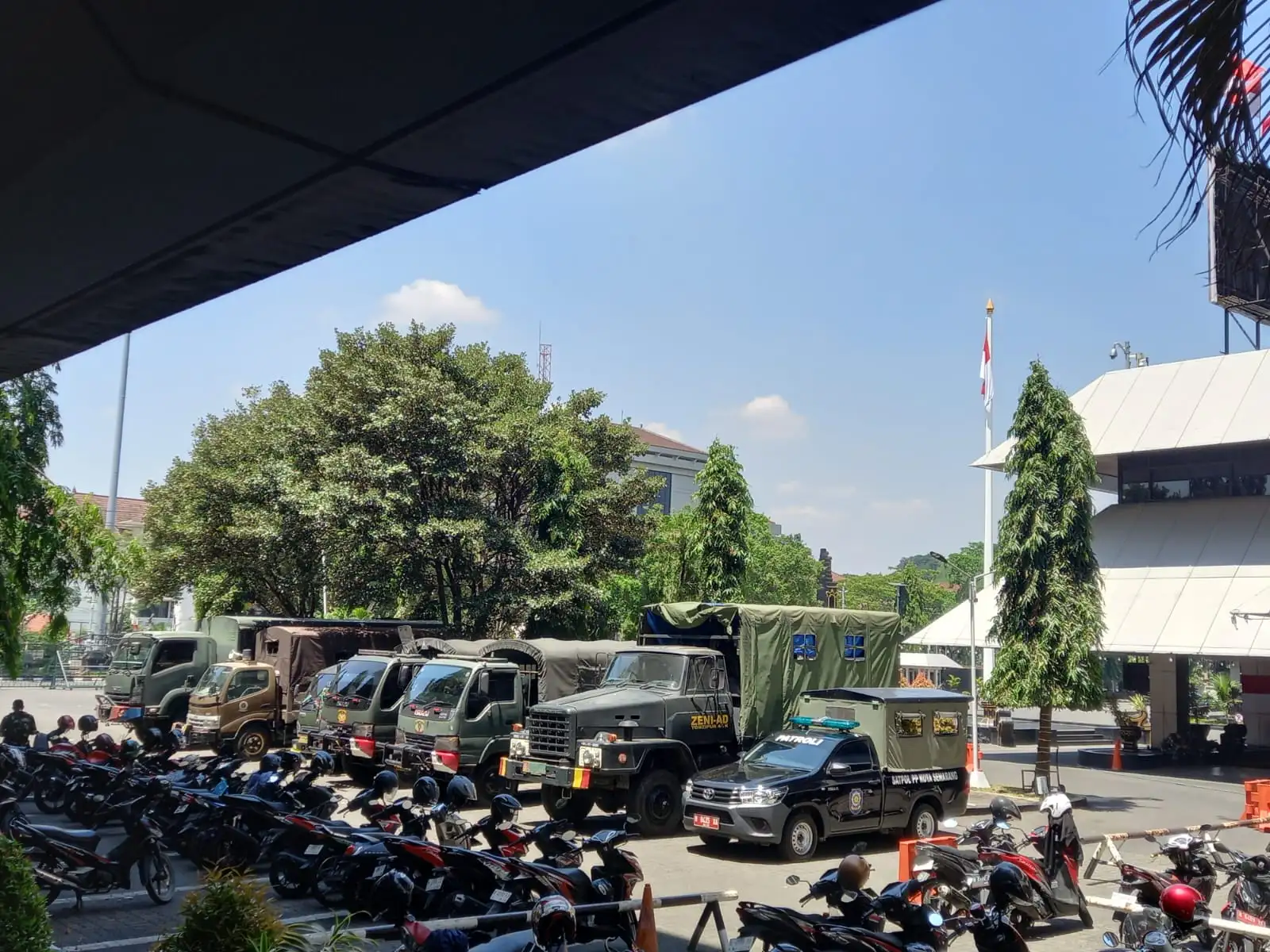 Rawan Amuk Massa, 1 Kompi Tentara Jaga Kantor Pemerintahan dan DPRD di Jateng