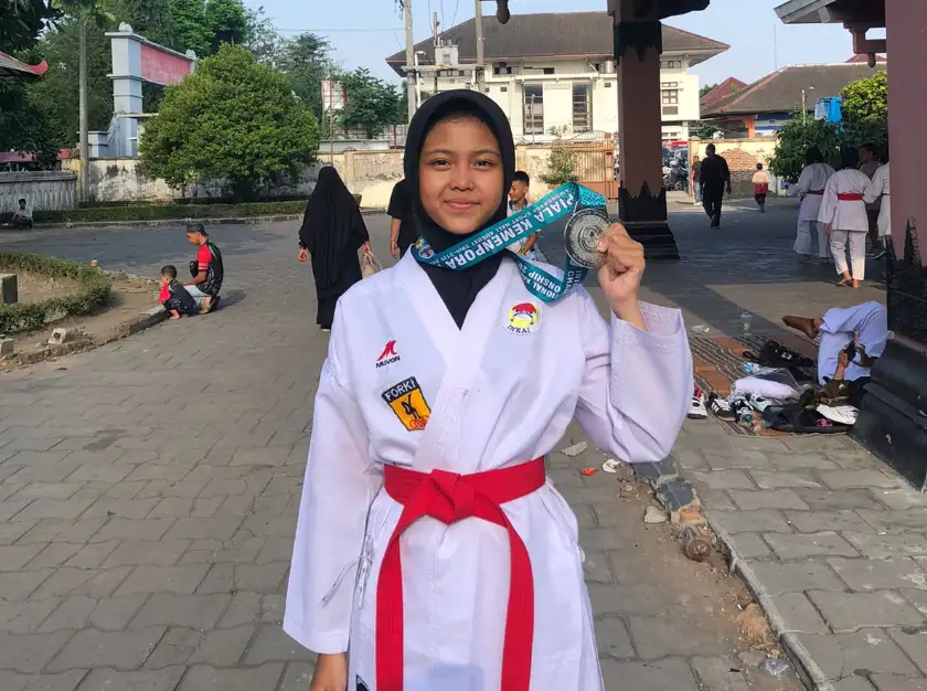Siswi SMP Islam Internasional Al Abidin Boyolali Raih Juara II Karate di Yogya