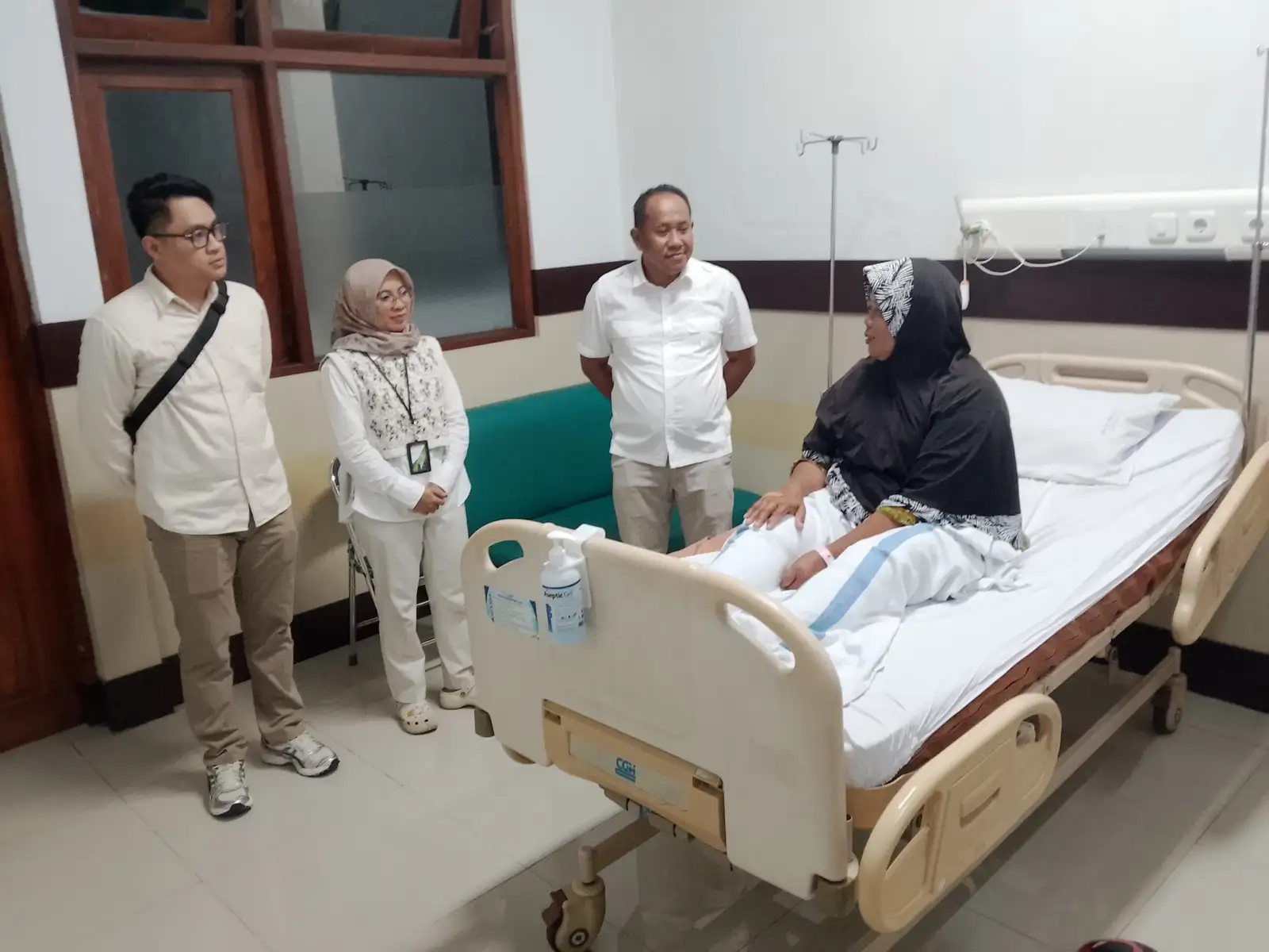 Harpelnas 2025, BPJS Ketenagakerjaan Sukoharjo Kunjungi Pasien Kecelakaan Kerja