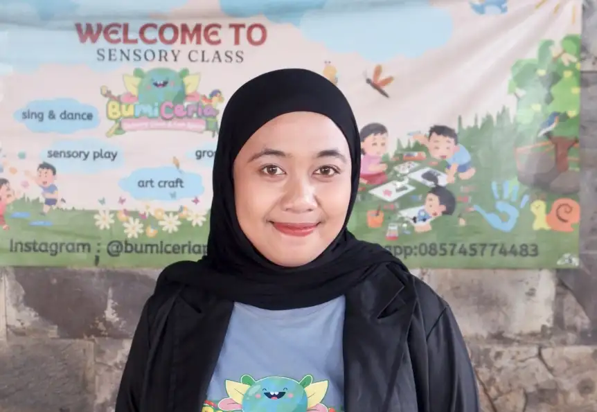 Kiprah Alumnus UNAIR Sofi Sonia Karbela Bangun Bumi Ceria Sensory Class