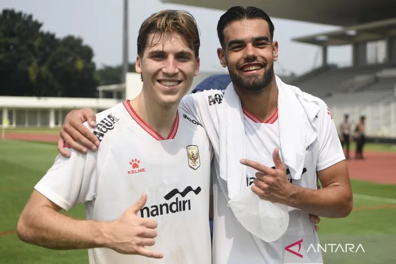 DPR Setujui Naturalisasi Mitchel & Luke, Menpora: Perkuat Timnas Indonesia