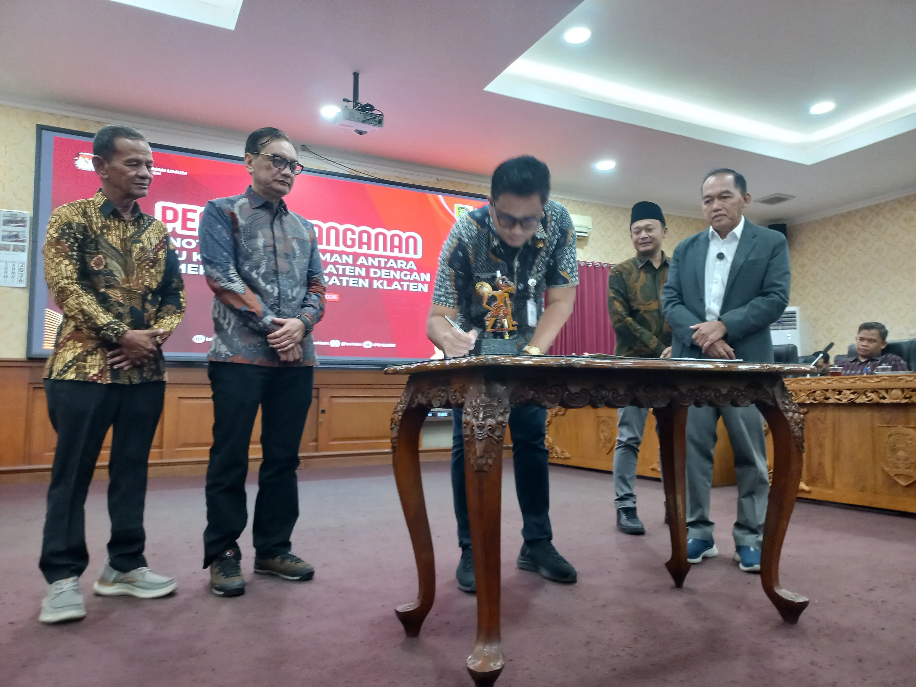 Tingkatkan Kualitas Demokrasi, KPU dan Pemkab Klaten Tandatangani MoU