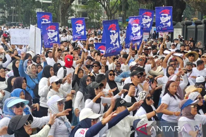 Gelar Aksi Damai, Ribuan Orang di Malang Dukung Program MBG