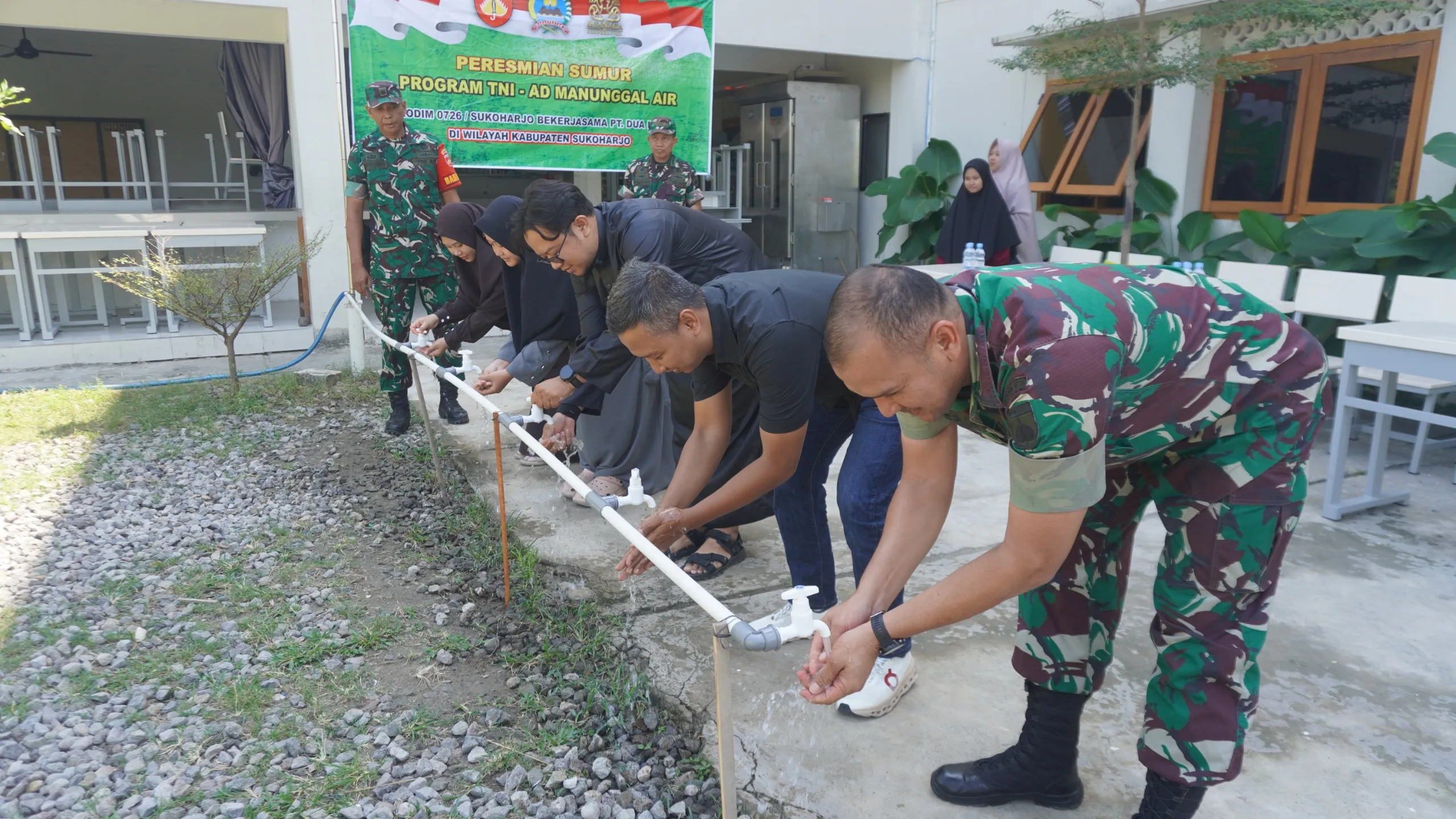 Kodim Sukoharjo dan Dua Naga Bangun 6 Sumur Bor untuk Ponpes