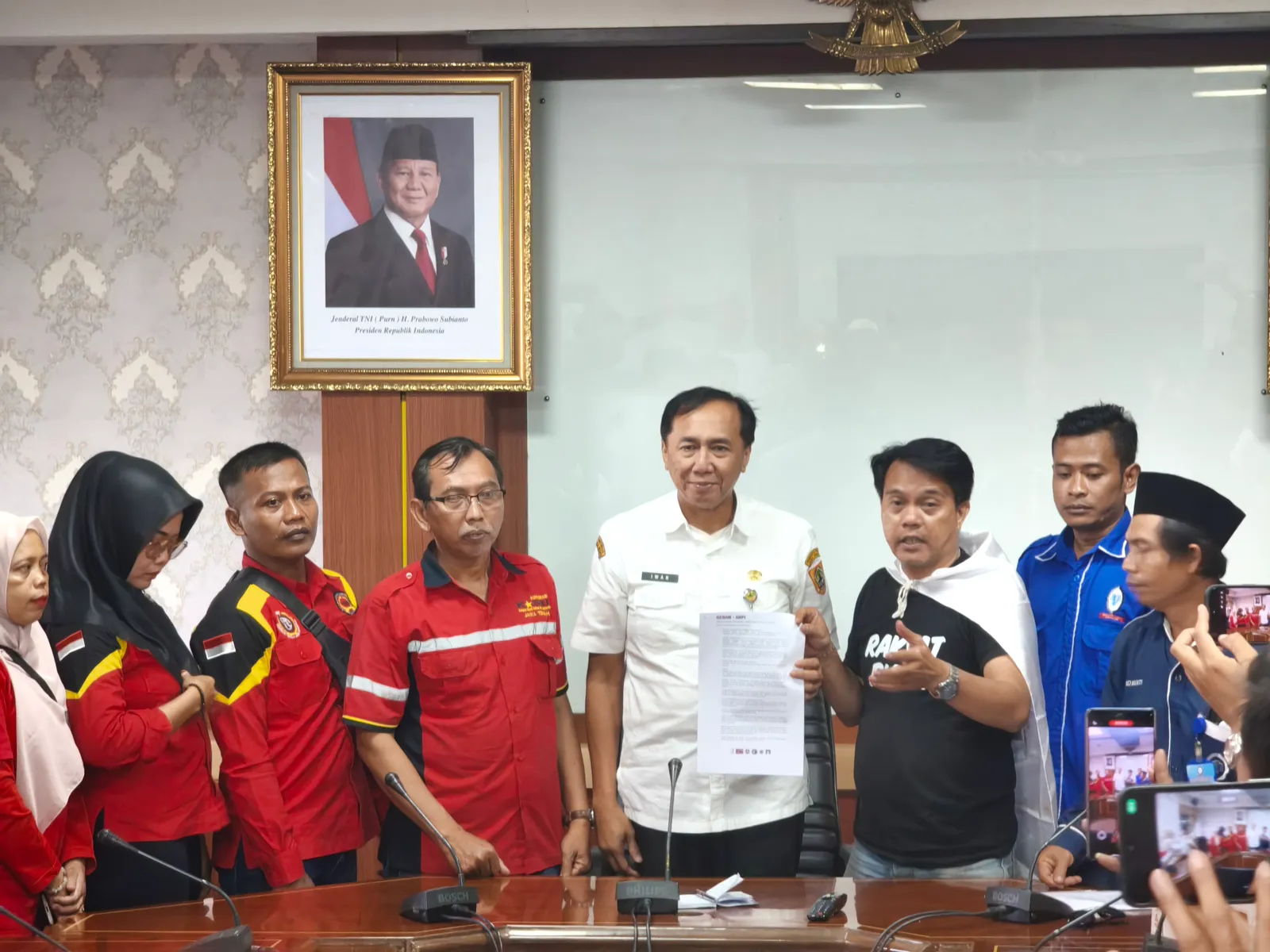 Buruh Jateng Desak Prabowo Hentikan MBG dan KDMP, Tolak Pertamax Naik