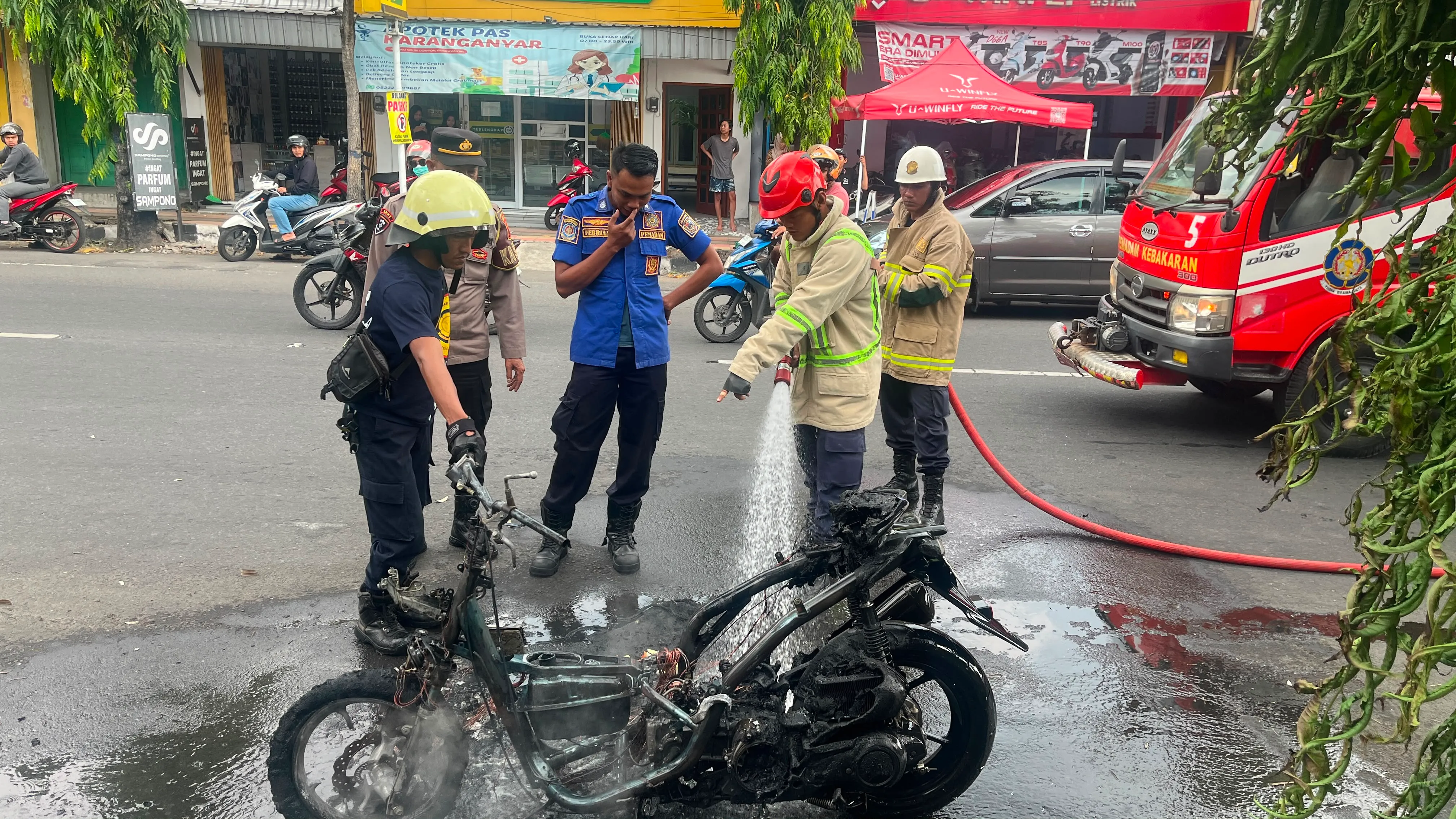Motor Terbakar di Jalan Solo-Karanganyar, Diduga Akibat Korsleting