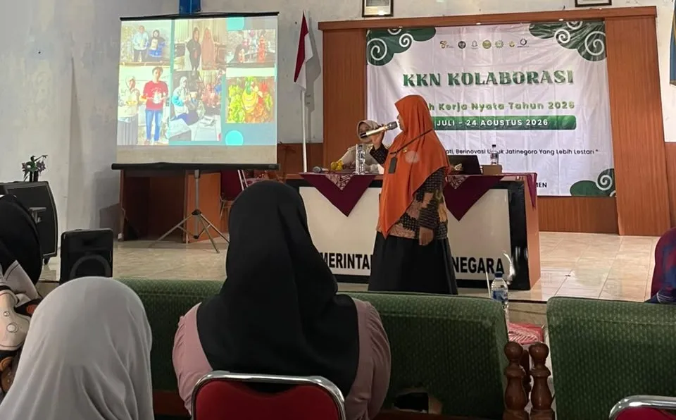 Mahasiswa KKN Kolaborasi UIN Saizu Dampingi UMKM Jatinegara Urus NIB