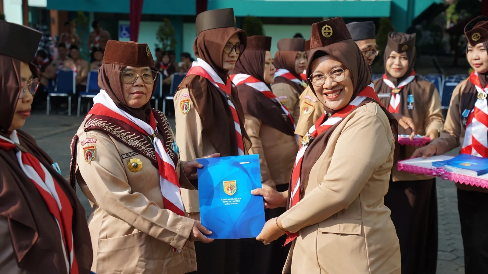 Pengabdian di Pramuka, Pembina Racana UIN Saizu Terima Lencana Pancawarsa II