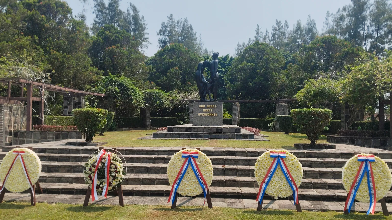 Ereveld Kalibanteng Semarang dan Jejak Keluarga yang Terpecah akibat Perang