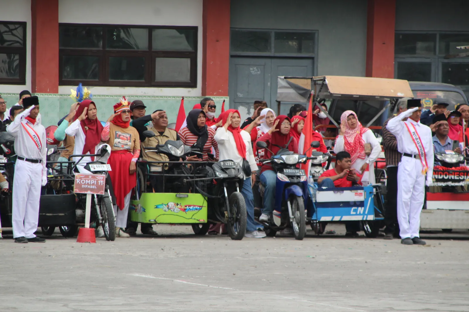 Difabel hingga Emak-emak Jadi Peserta Upacara di Ponpes Alpansa Klaten