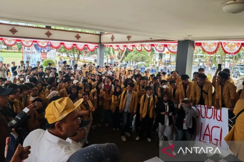 Ratusan Mahasiswa Unsoed Gelar Aksi Reformasi Kampus Usai Rektor Jadi Tersangka