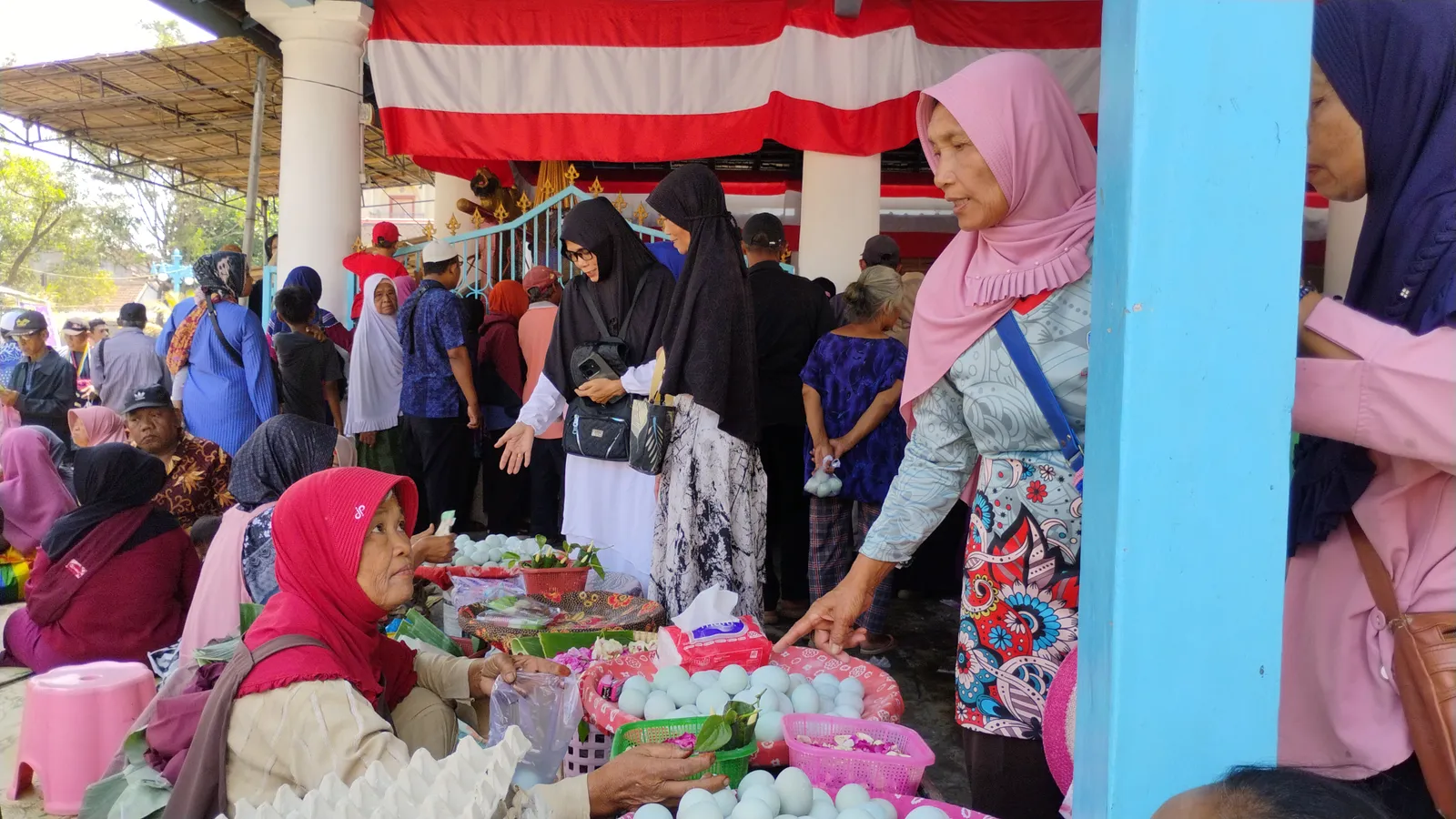 Telur Asin hingga Gasing, Ini Makna Filosofis Makanan & Mainan Khas Sekaten Solo