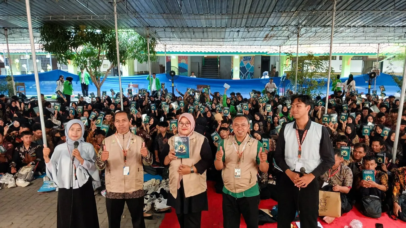 3.100 Buku Lebih Dibagikan, UIN Surakarta Dorong Maba Bangun Tradisi Akademik
