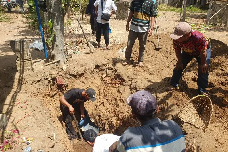 Makam Kuno Berusia Ratusan Tahun di Sembung Tulungagung Dibongkar