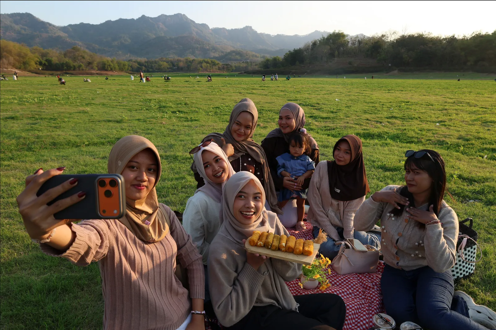 Waduk Tandon Krisak Wonogiri Mengering, Jadi Tempat Wisata Dadakan