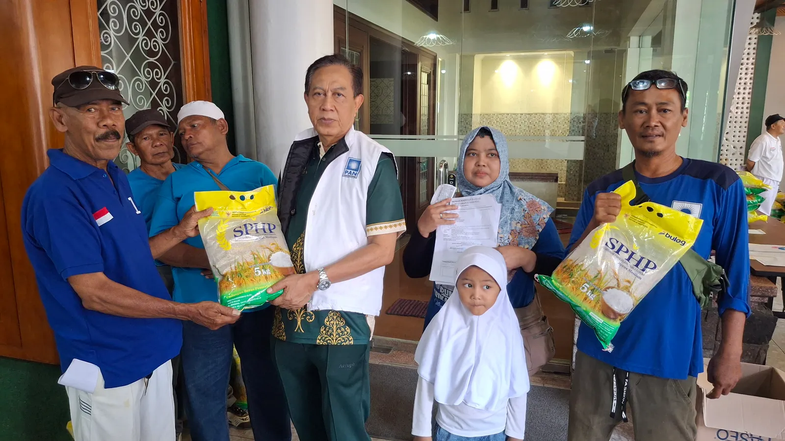 PAN Solo Gelar Jalan Sehat dan Bagikan 1.000 Paket Bantuan Beras dari Zulhas