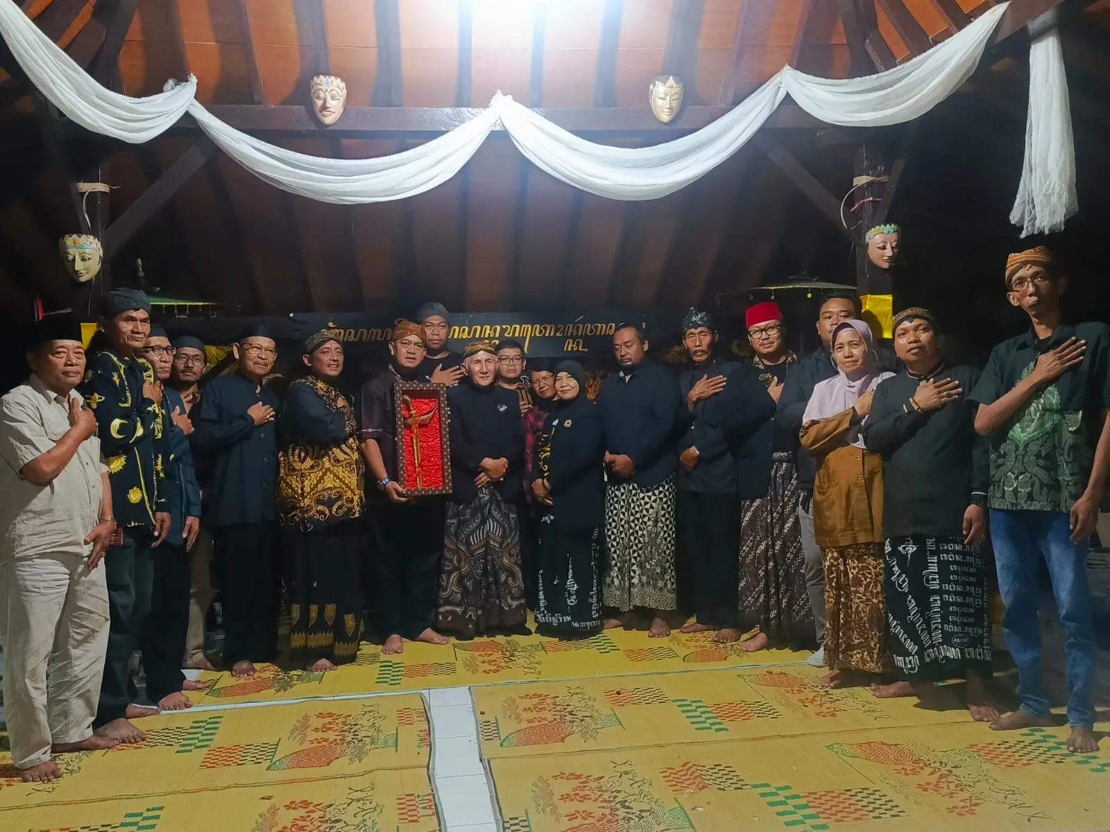 Malikasura Serahkan Keris Kyai Kertasura sebagai Simbol Budaya Kartasura