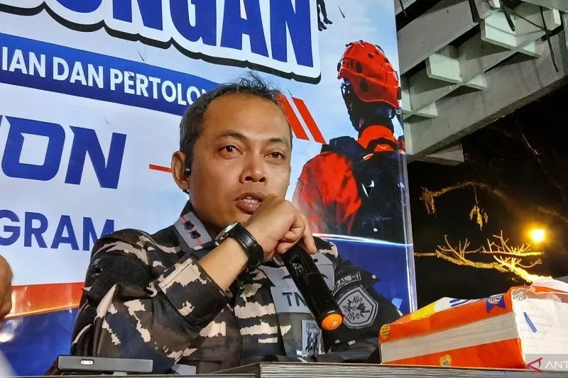 TNI AL Temukan Pelampung saat Cari Rombongan Jurnalis yang Hilang di Selat Sunda