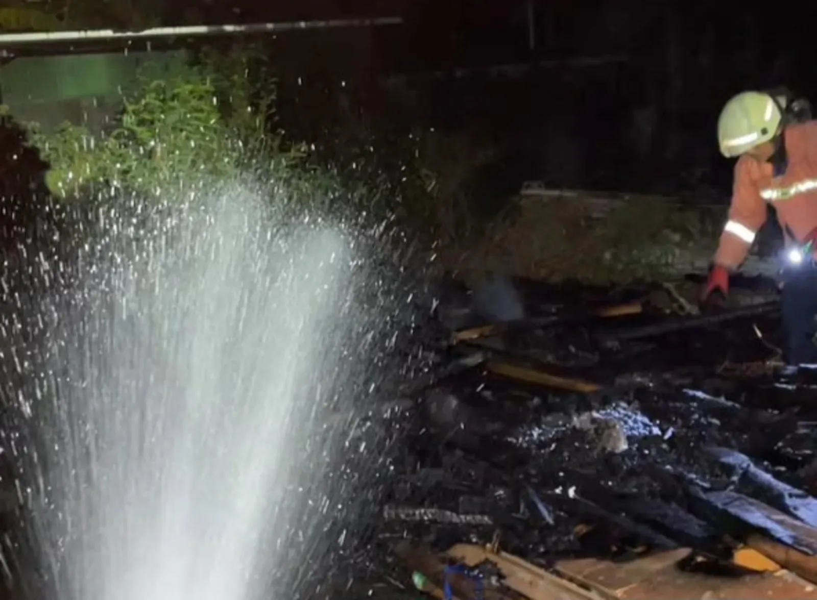 Gudang Sisa Kayu Proyek RSU Rizky Amalia Sragen Terbakar