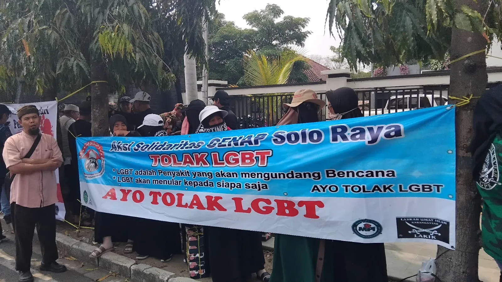 GENAP Demo Tolak LGBT, Desak DPRD Bikin Perda Pencegahan Penyimpangan Seksual