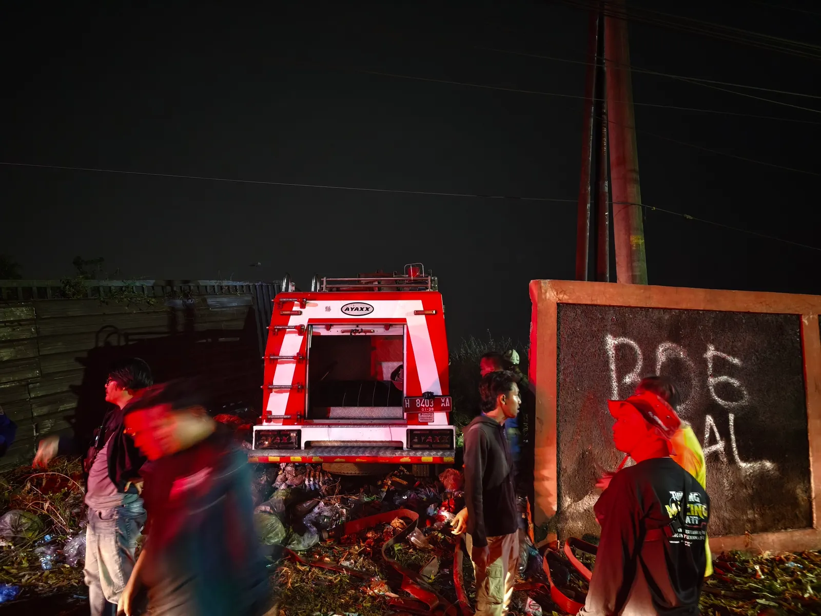 Saksi Ungkap Detik-detik Kebakaran Bekas TPA Jatibarang Semarang