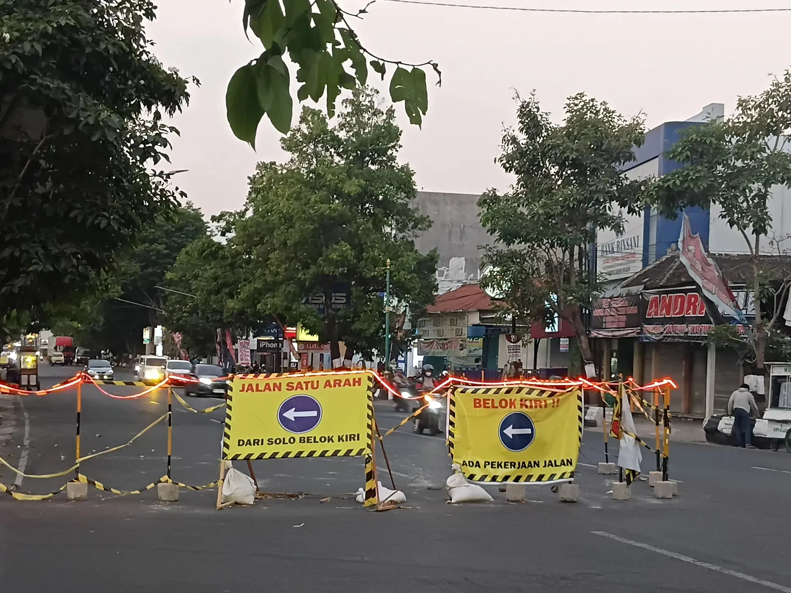Jalan Sukowati Sragen Diperbaiki, Lalu Lintas dari Barat Dialihkan