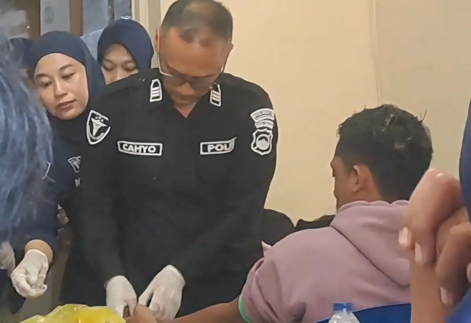 Polda Jateng Ambil Sampel DNA Keluarga 3 Penumpang Kapal Virgo Transport 8