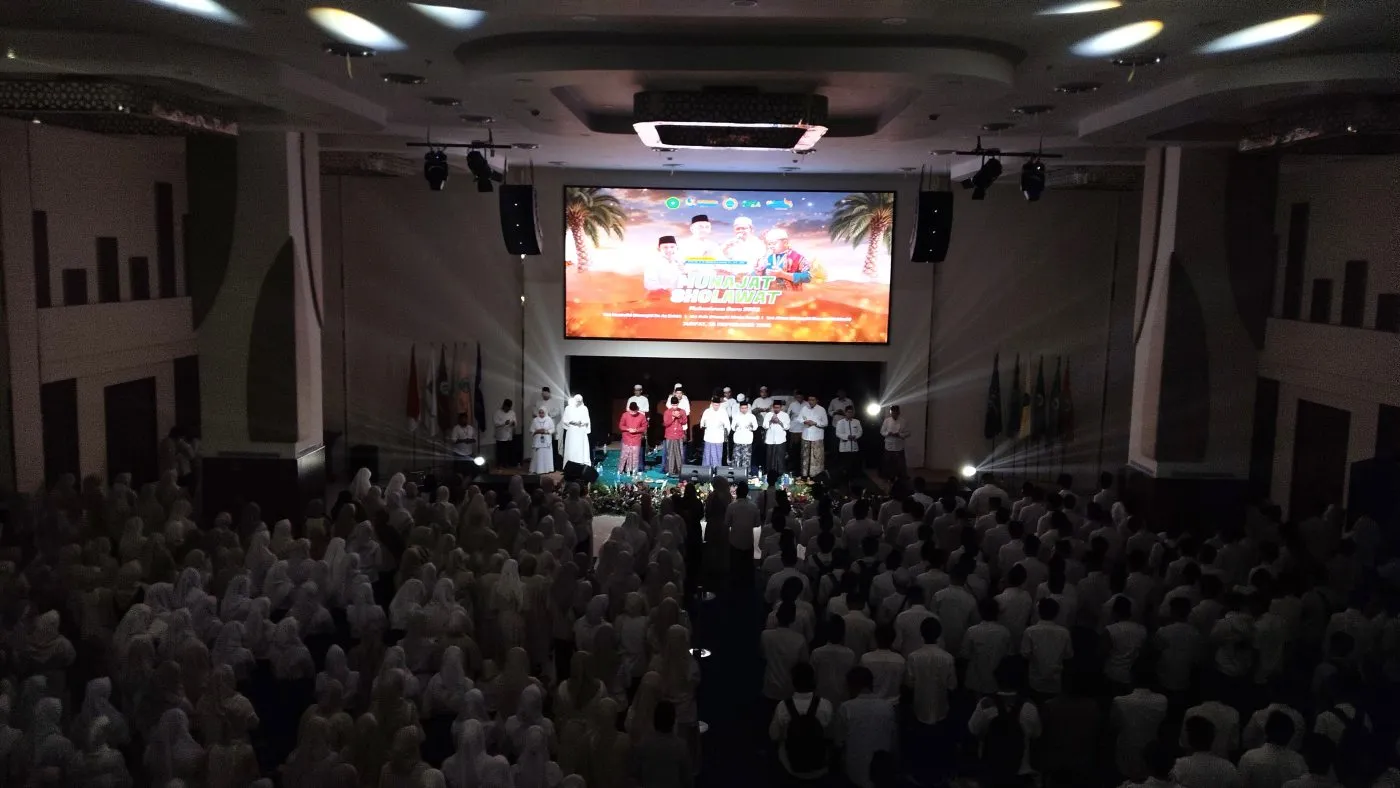 Munajat Sholawat Tutup PKKMB 3.179 Mahasiswa Baru Unwahas, Ini Pesan Rektor