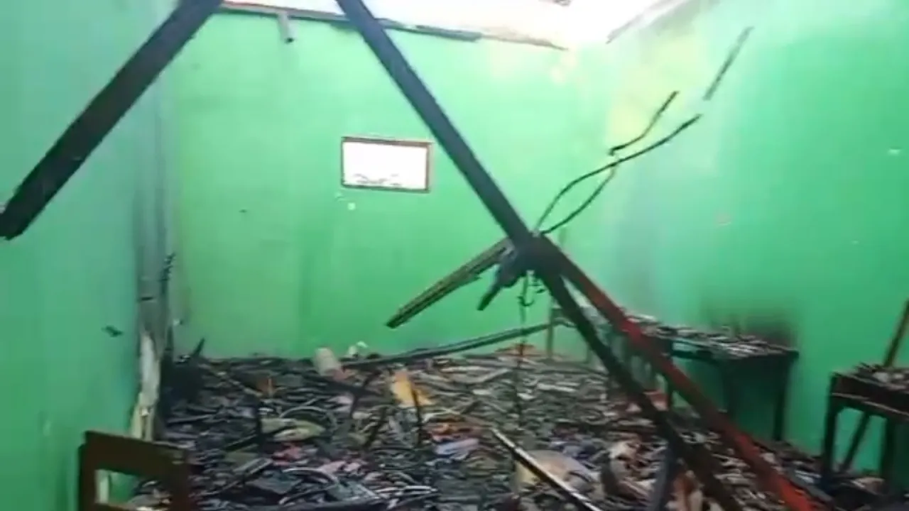 Ruang Alat Musik SMPN 1 Jogorogo Ngawi Ludes Terbakar