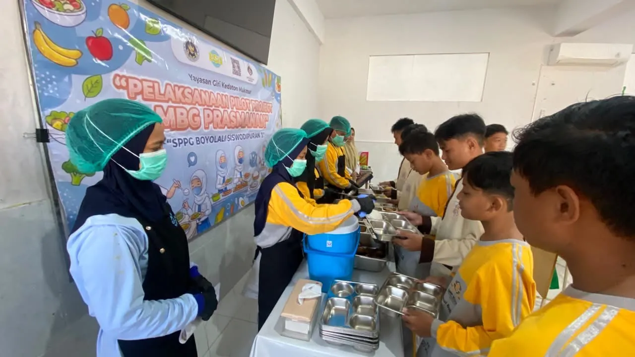 MBG Prasmanan di Boyolali, Siswa Bisa Ambil Makanan Sendiri